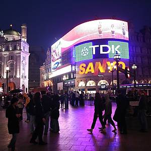 Reklamy na Piccadilly Circus