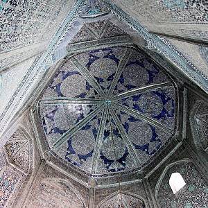Chiva - vnitřní výzdoba kupole mauzolea Mahmuda Pahlavana