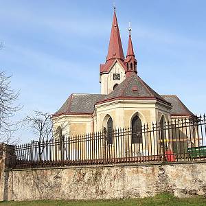 Kostel sv. Ondřeje ve Starém Kolíně od východu