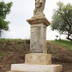 Klášterní Skalice - socha Panny Marie, celkový pohled (7. 7. 2012)