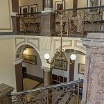 Kolín - radnice, vyústění schodiště do 2. patra (2018)