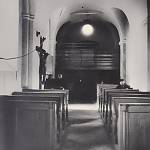 Kolín - zaniklá kaple P. Marie Sedmibolestné, pohled ke kůru (1940, SOkA Kolín)