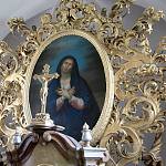 Týnec nad labem - kostel Panny Marie Sedmibolestné, obraz Panny Marie Sedmibolestné na hlavním oltáří (2017)