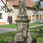 Cerhenice - pomník J. B. Dlabače, pohled od západu (2017)