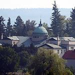 Ratboř - tzv. Nový zámek,  dálkový pohled od severozápadu (2008)