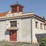 Kouřim - kostel Církve československé husitské, jihozápadní nároží (2018)