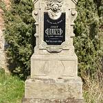 Polní Voděrady - hřbitov u kostela, náhrobek Josefa Olivy (2019)