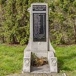 Radim - památník obětem 1. a 2. světové války, čelní pohled (2024)