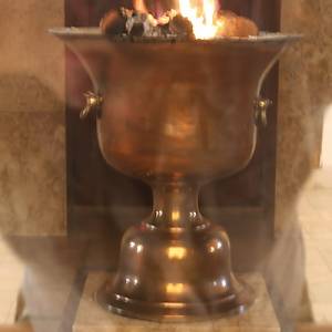 Zoroastrijský oheň v chrámu Áteškáde