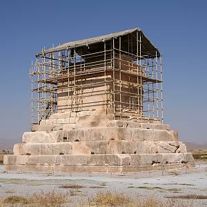 Hrobka Kýra Velikého v Pasargádách