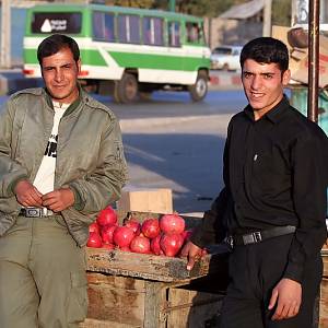 Prodavači granátových jablek