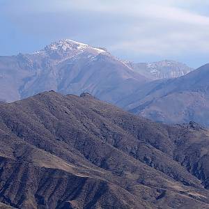 Hory Álborz nad údolím Alamut