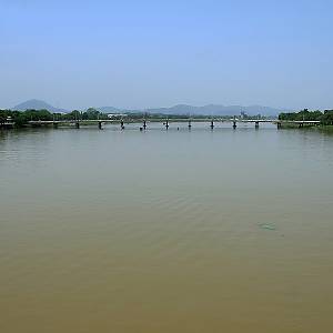 Voňavá řeka v Hué
