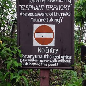 Vesnice Ban Na, zákaz vstupu na sloní území