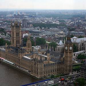 Pohled na Westminster z ptačí perspektivy