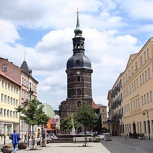 Náměstí Marktplatz v Bad Schandau s evangelickým kostelem