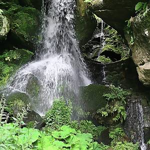 Lichtenhainer Wasserfall (Lichtenhainský vodopád) u cílové stanice dráhy