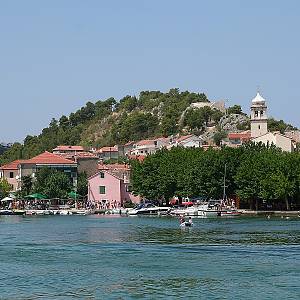 Skradin na břehu řeky Krka