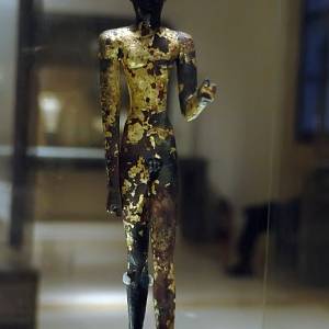 Zlacená bronzová soška z Byblosu - doba bronzová