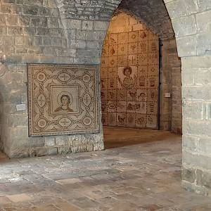 Beiteddine, expozice mozaik v bývalých stájích paláce