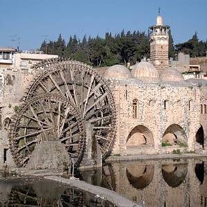 Mešita al-Nuri a norie na řece Orontes