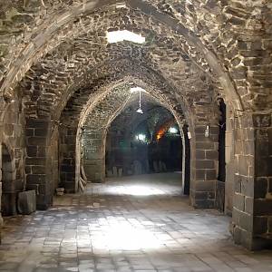 Bosra - chodby v citadele přistavěné k divadlu