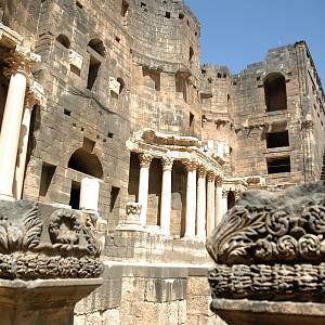 Bosra - divadlo, akustická stěna jeviště
