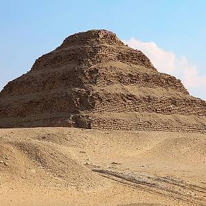 Sakkára - Džoserova stupňovitá pyramida