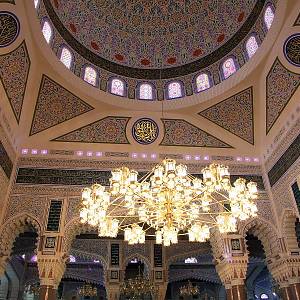 Sálihova mešita v Sanaa - velký lustr z Česka
