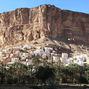 Údolí (wádí) Duan - vesnice Ar-Ribat, odkud pochází rodina Bin Ládinů