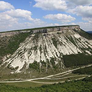 Cesta na Čufut-Kale