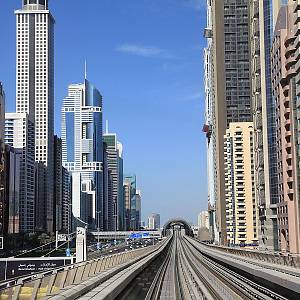 DUBAJ - Světové obchodní centrum (World trade centre) a Emirátské věže (Emirates towers)