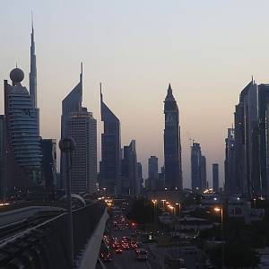 DUBAJ - mrakodrapy při západu slunce