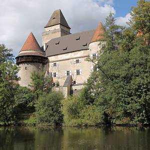 Heidenreichstein - místní vodní hrad působí jak přízrak z pohádek