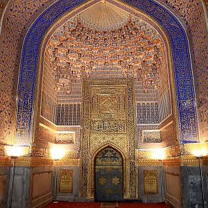 Samarkand - náměstí Registán, medresa Tilló Kórí, interiér mešity