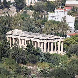 Pohled z Akropole na Héfaistův chrám na Staré agoře