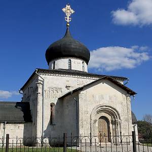 Juriev Polský (Юрьев-Польский) - chrám sv. Jiří (Георгиевский собор), severozápadní nároží