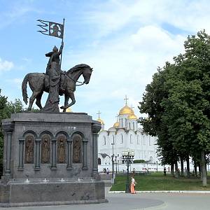 Vladimir - pomník křtitelům vladimirské země v Puškinově parku