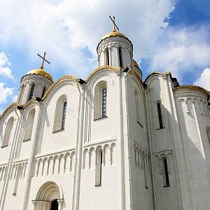 Vladimir - chrám Nanebevzetí Panny Marie (Успенский собор), jihovýchodní nároží