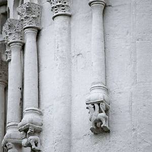 Chrám Panny Marie Pomocné na Nerlu (церковь Покрова на Нерли), detail výzdoby apsid
