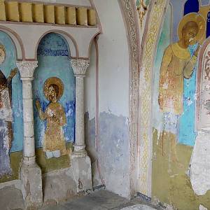 Bogoljubovo (Боголюбово) - Bogoljubský klášter (Боголюбский монастырь), spojovací chodba původní knížecí rezidence z 12. století