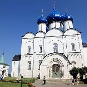 Suzdal - suzdalský kreml, jižní průčelí chrámu Narození Panny Marie (Рождества Пресвятой Богородицы)