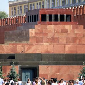 Leninovo mauzoleum (Мавзолей Ленина) u kremelské hradby