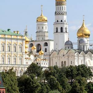 Moskevský Kreml - pohled od západu na zvonici Ivana Velikého