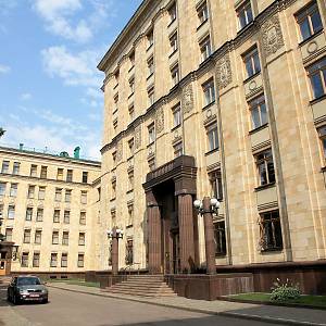 Moskva - vstupní prostor českého velvyslanectví (budovy K 2 a K 3)