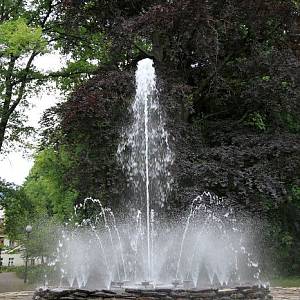 Duszniky-Zdrój, lázně, Barevná fontána