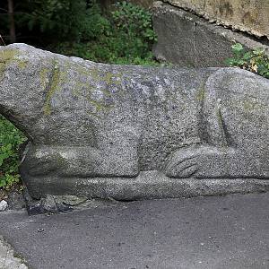 Górka (u Sobótky) - jeden ze dvojice románských lvů