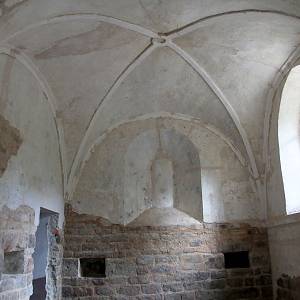 Górka (u Sobótky) - zámek, obnovená románsko-gotická část