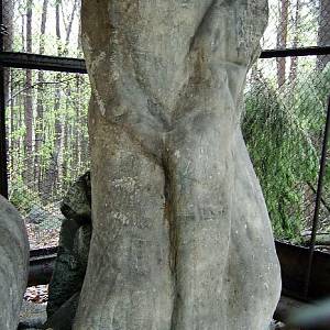 Hora Ślęża - socha Panna s rybou, jedna z kultovních soch