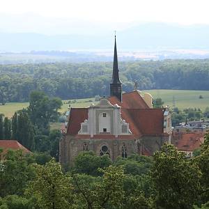 Kamenec - celkový pohled na klášter